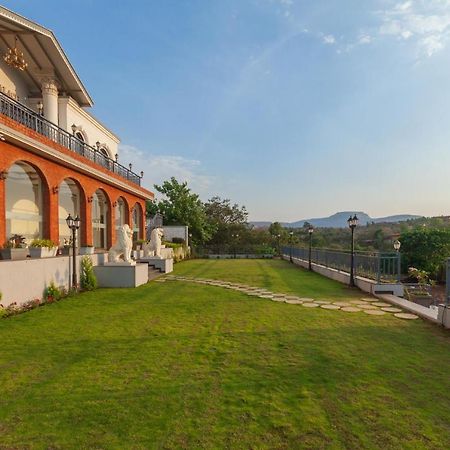 Bellevue Palace By Stayvista - Lavish Abode With A Pool, Landscaped Lawn, Gazebo & Adventure Activities Nashik Dış mekan fotoğraf