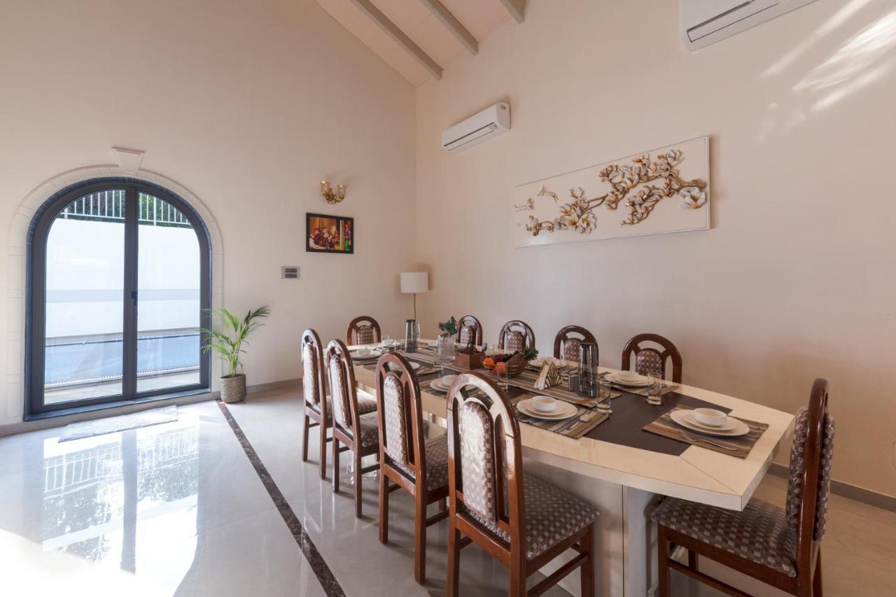 Bellevue Palace By Stayvista - Lavish Abode With A Pool, Landscaped Lawn, Gazebo & Adventure Activities Nashik Dış mekan fotoğraf