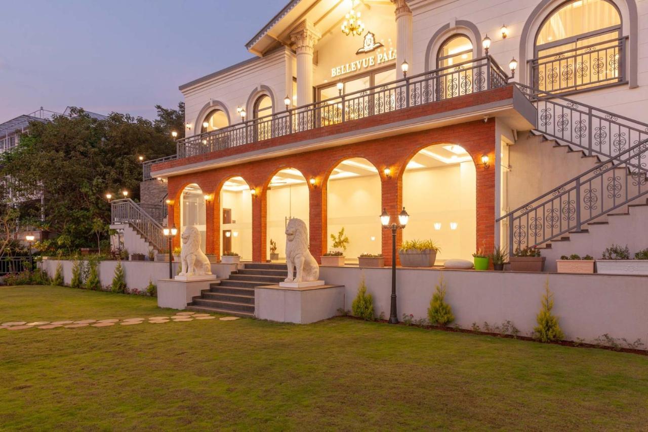 Bellevue Palace By Stayvista - Lavish Abode With A Pool, Landscaped Lawn, Gazebo & Adventure Activities Nashik Dış mekan fotoğraf