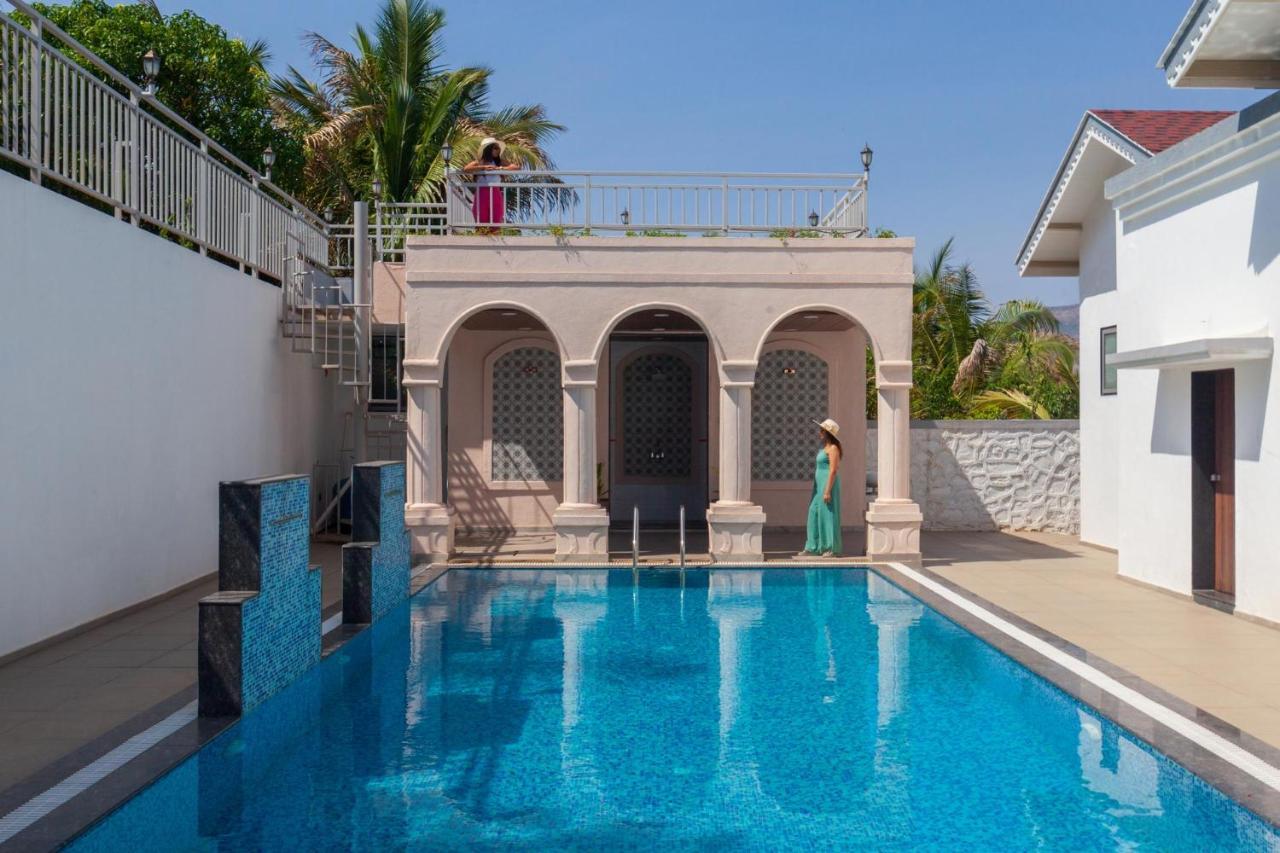 Bellevue Palace By Stayvista - Lavish Abode With A Pool, Landscaped Lawn, Gazebo & Adventure Activities Nashik Dış mekan fotoğraf