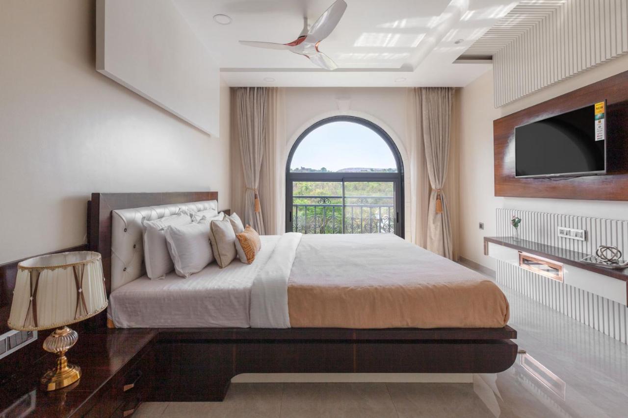 Bellevue Palace By Stayvista - Lavish Abode With A Pool, Landscaped Lawn, Gazebo & Adventure Activities Nashik Dış mekan fotoğraf