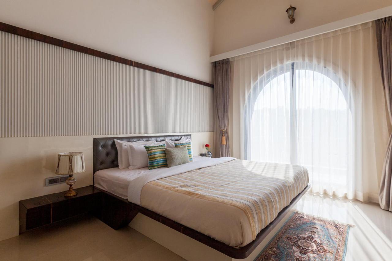 Bellevue Palace By Stayvista - Lavish Abode With A Pool, Landscaped Lawn, Gazebo & Adventure Activities Nashik Dış mekan fotoğraf
