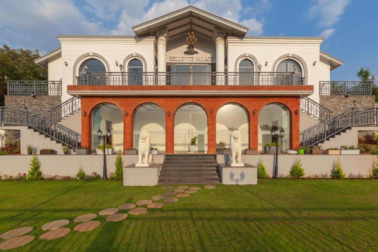 Bellevue Palace By Stayvista - Lavish Abode With A Pool, Landscaped Lawn, Gazebo & Adventure Activities Nashik Dış mekan fotoğraf